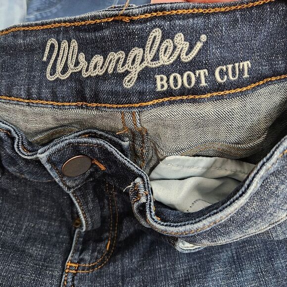 Wrangler Bootcut Jeans Women's 3x32 (28x30) Blue Embroidered Western Boho EUC - Picture 2 of 9